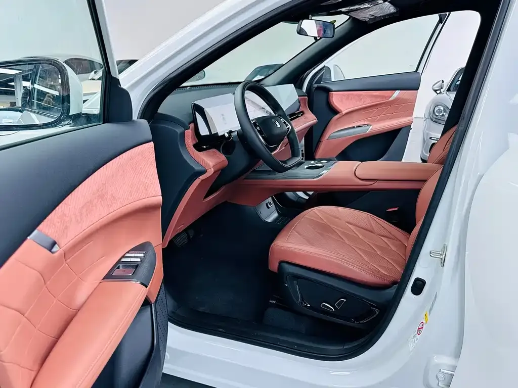 Changan CS75PLUS — фото 4