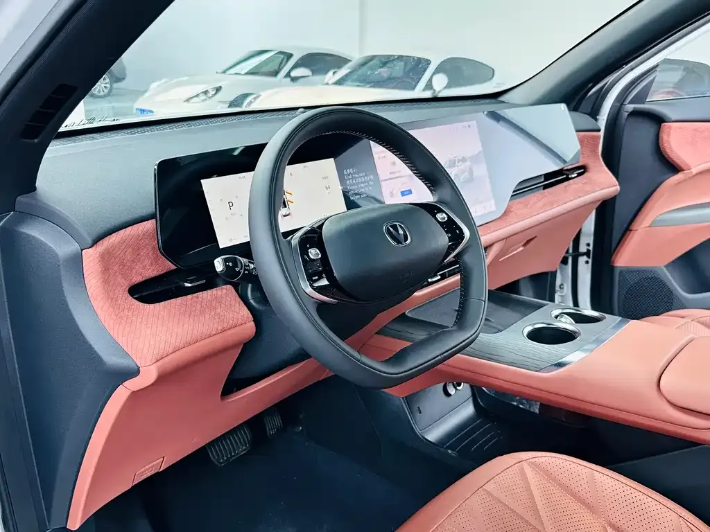 Changan CS75PLUS — фото 3