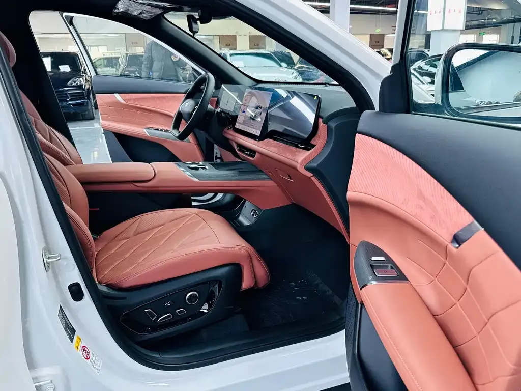 Changan CS75PLUS — фото 10