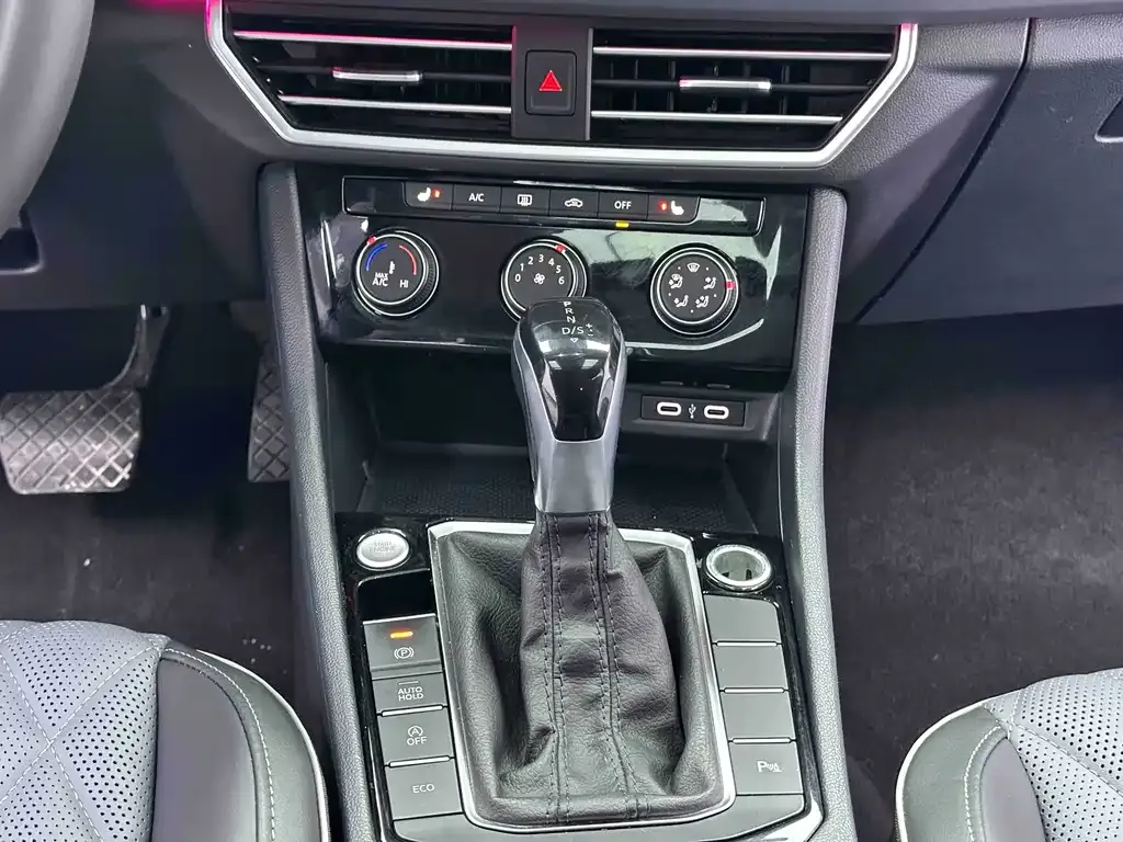 Volkswagen Sagitar 2022 из CN, фото 4