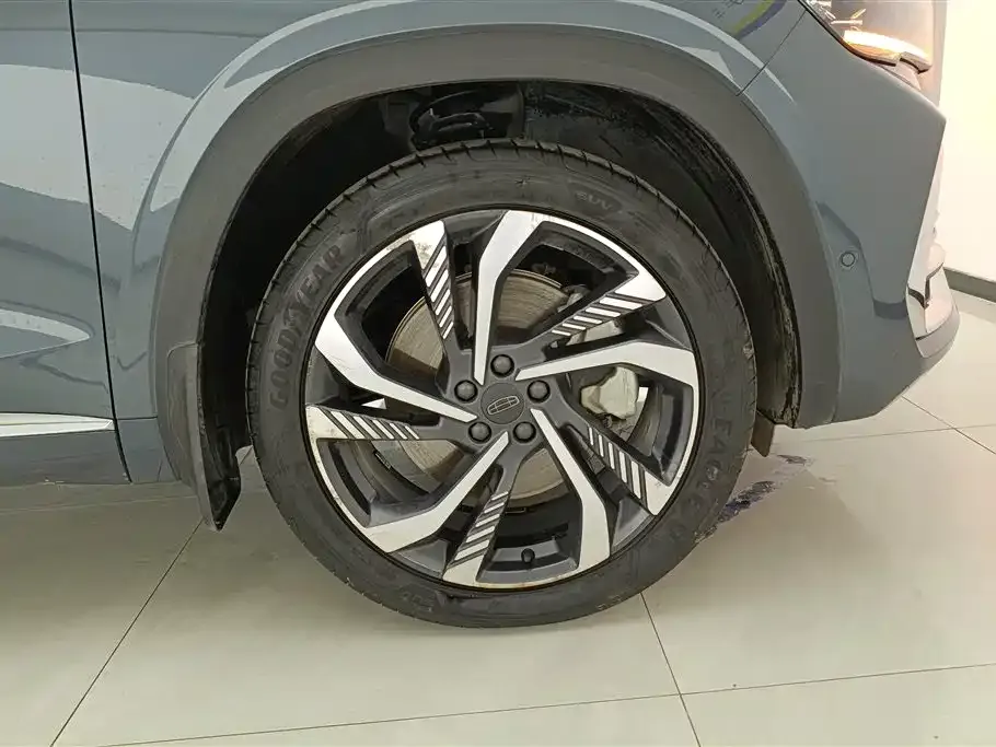 Geely Xingyue L — фото 10