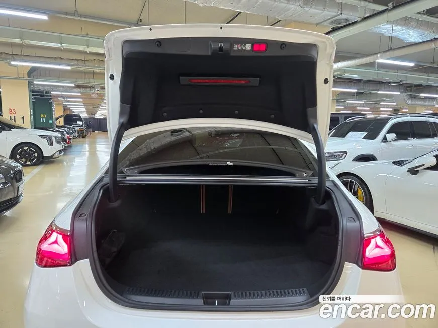 Mercedes-Benz E-Class 2025 из KR, фото 6