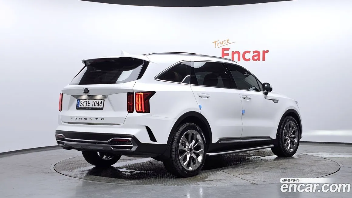 Kia Sorento — фото 5