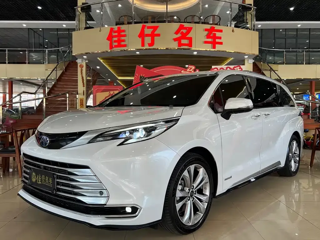 Toyota Sienna 2022 из CN, фото 1