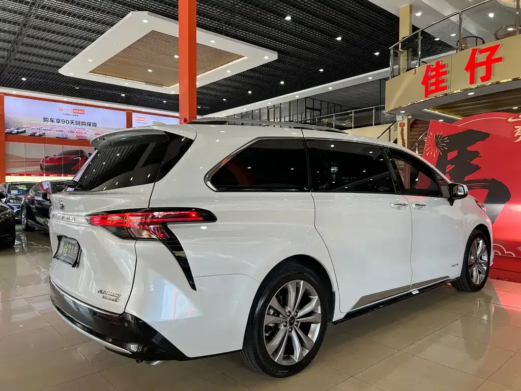 Toyota Sienna 2022 из CN, фото 4