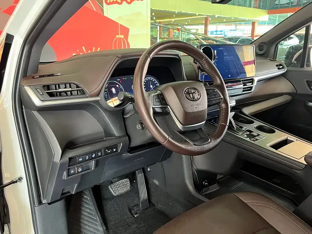 Toyota Sienna 2022 из CN, фото 2