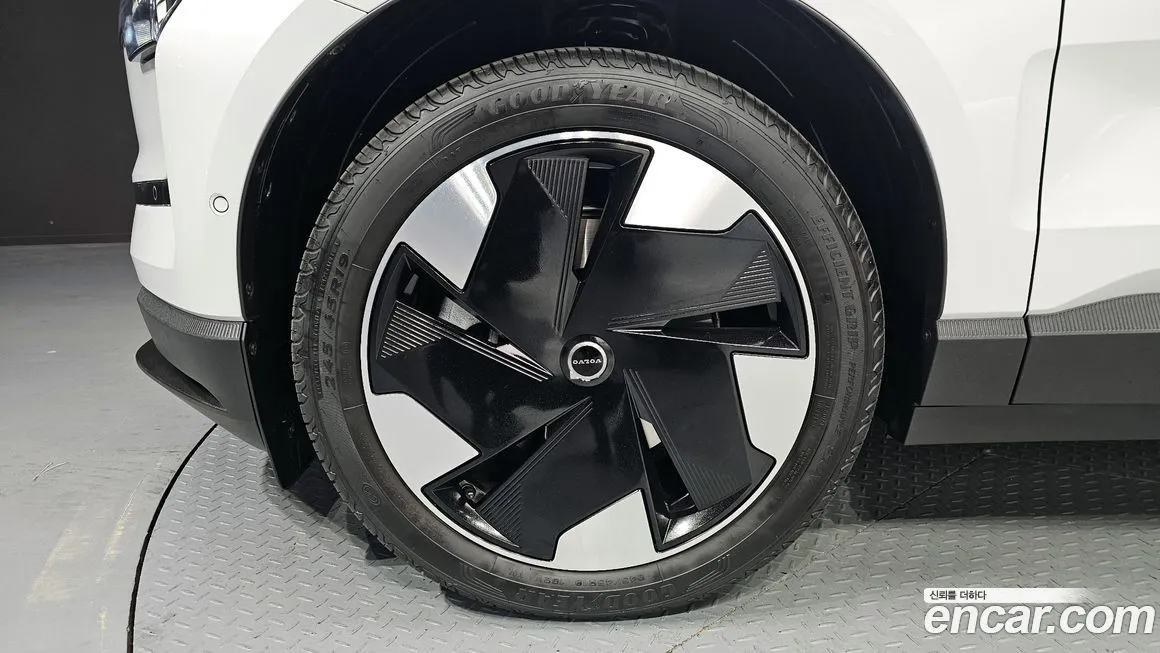 Volvo EX30 2025 из KR, фото 7