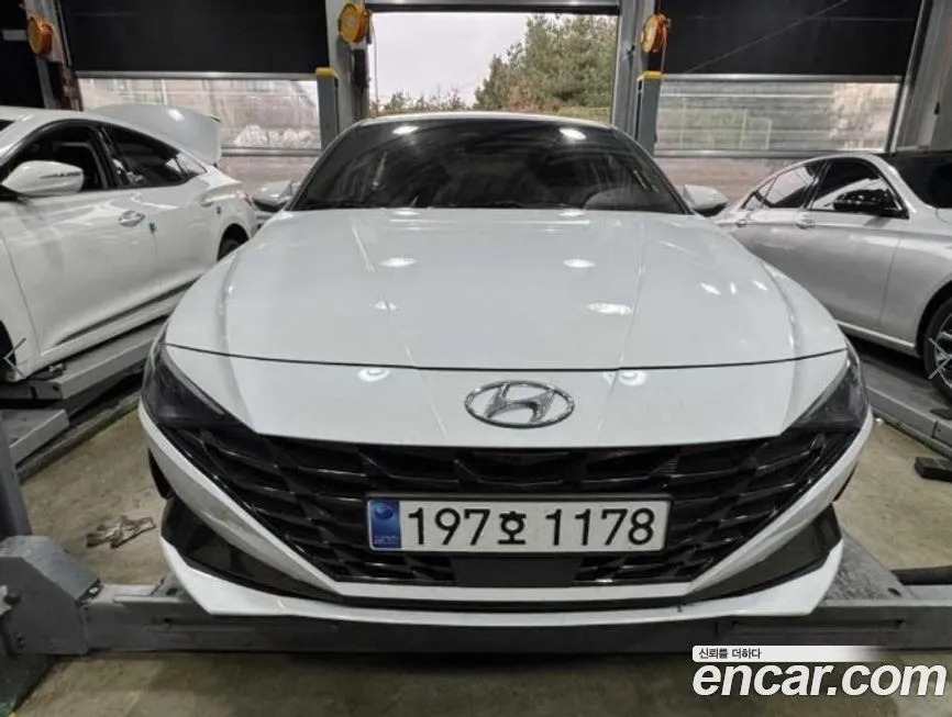 Hyundai AVANTE — фото 1