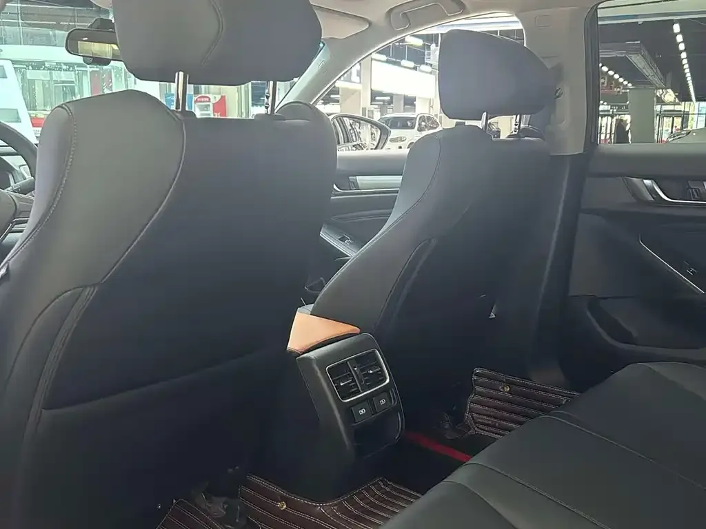 Honda Accord — фото 3