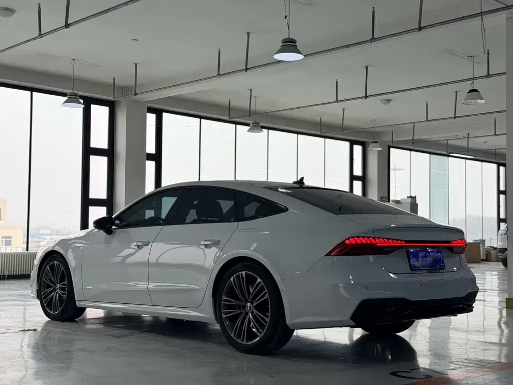 Audi A7 — фото 10