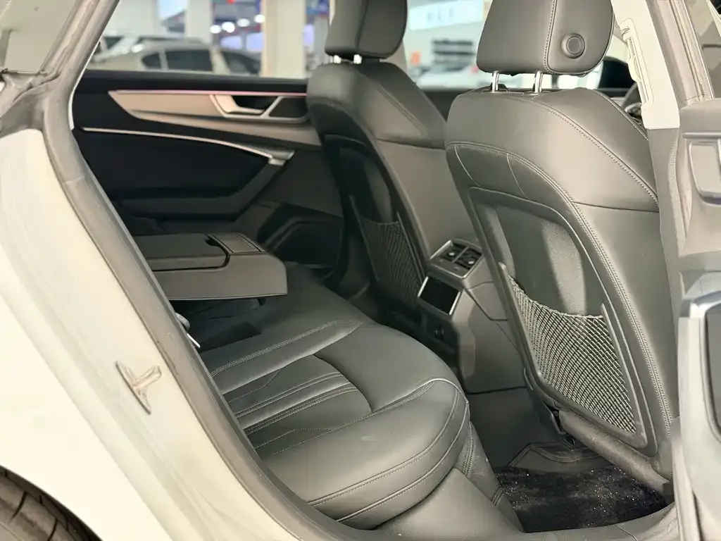 Audi A7 — фото 9