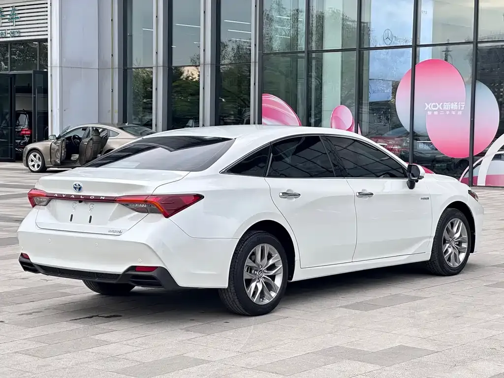 Toyota Avalon — фото 9