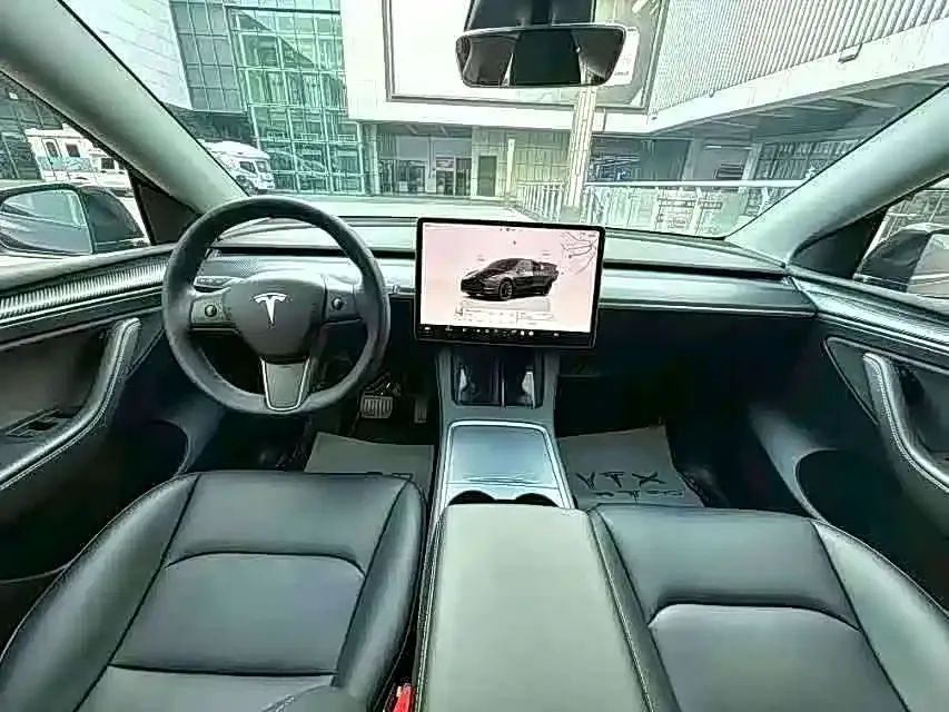 Tesla Model Y — фото 3