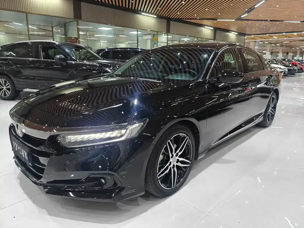 Honda Accord — фото 1