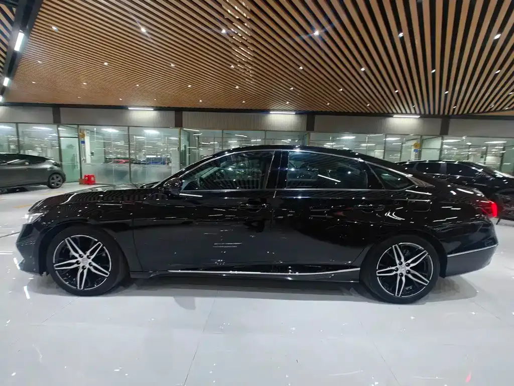 Honda Accord — фото 6