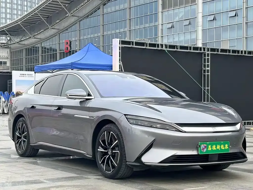 BYD Han — фото 10