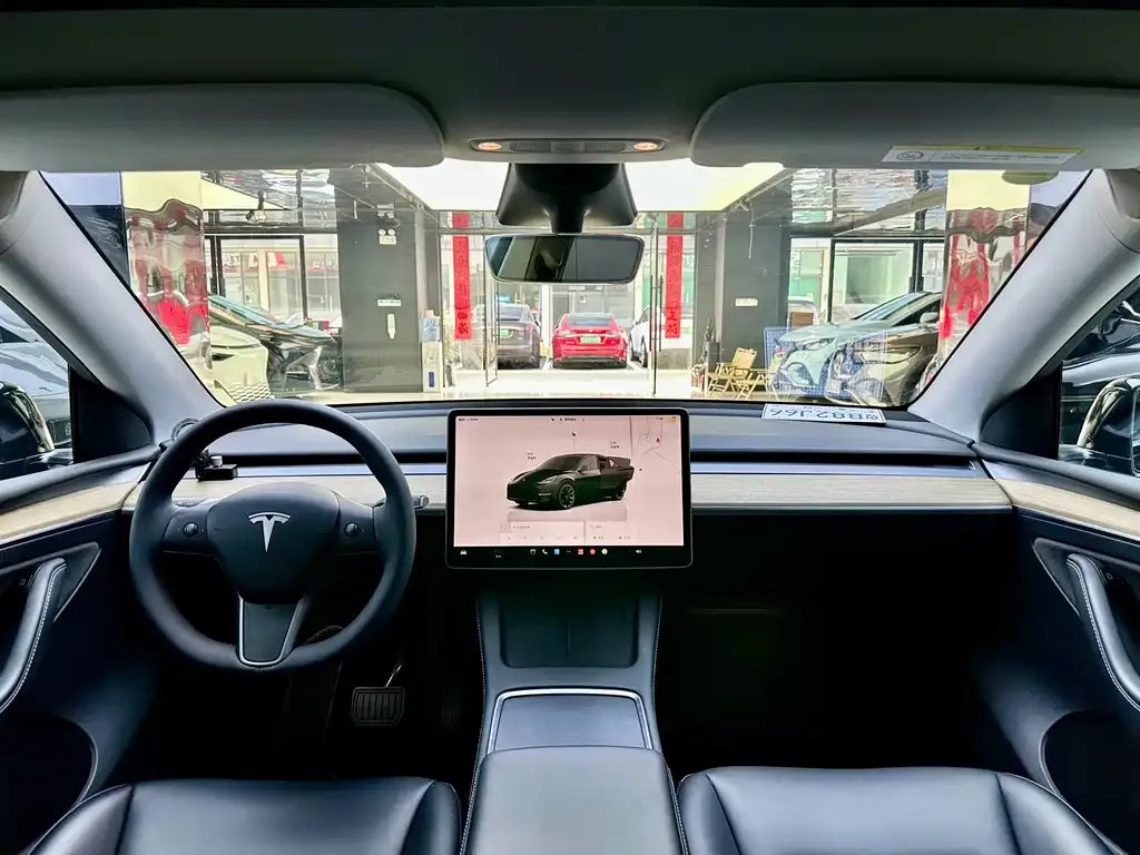 Tesla Model Y — фото 4