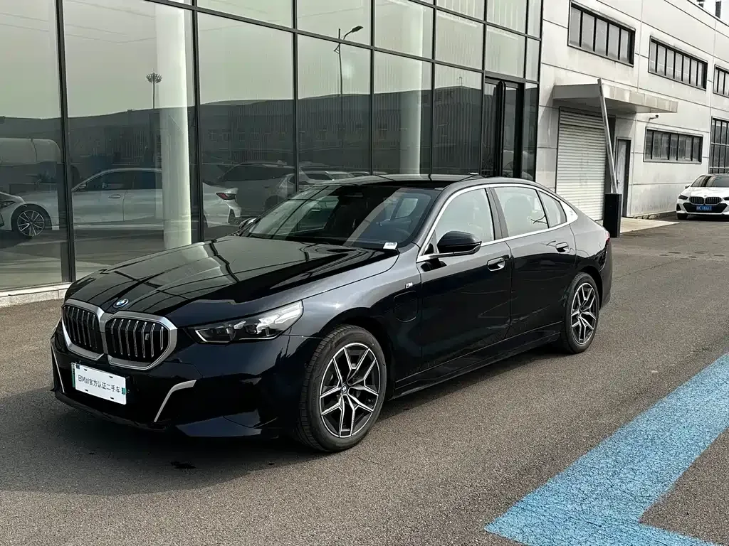 BMW i5 — фото 1