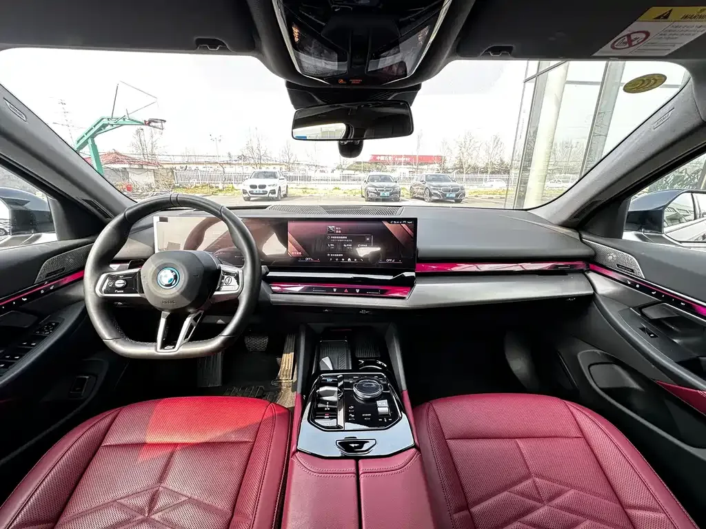 BMW i5 — фото 10
