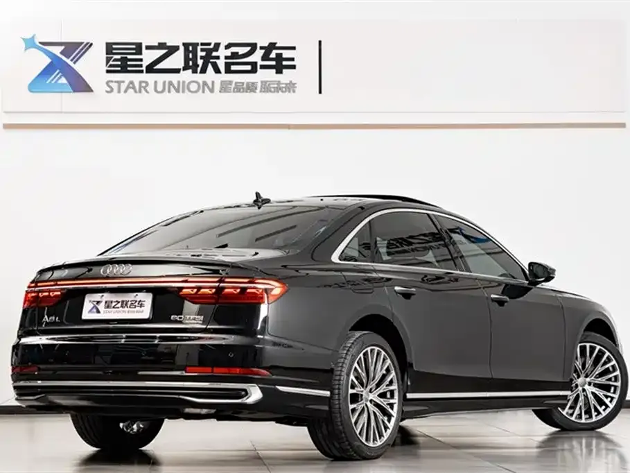 Audi A8 2023 из CN, фото 2
