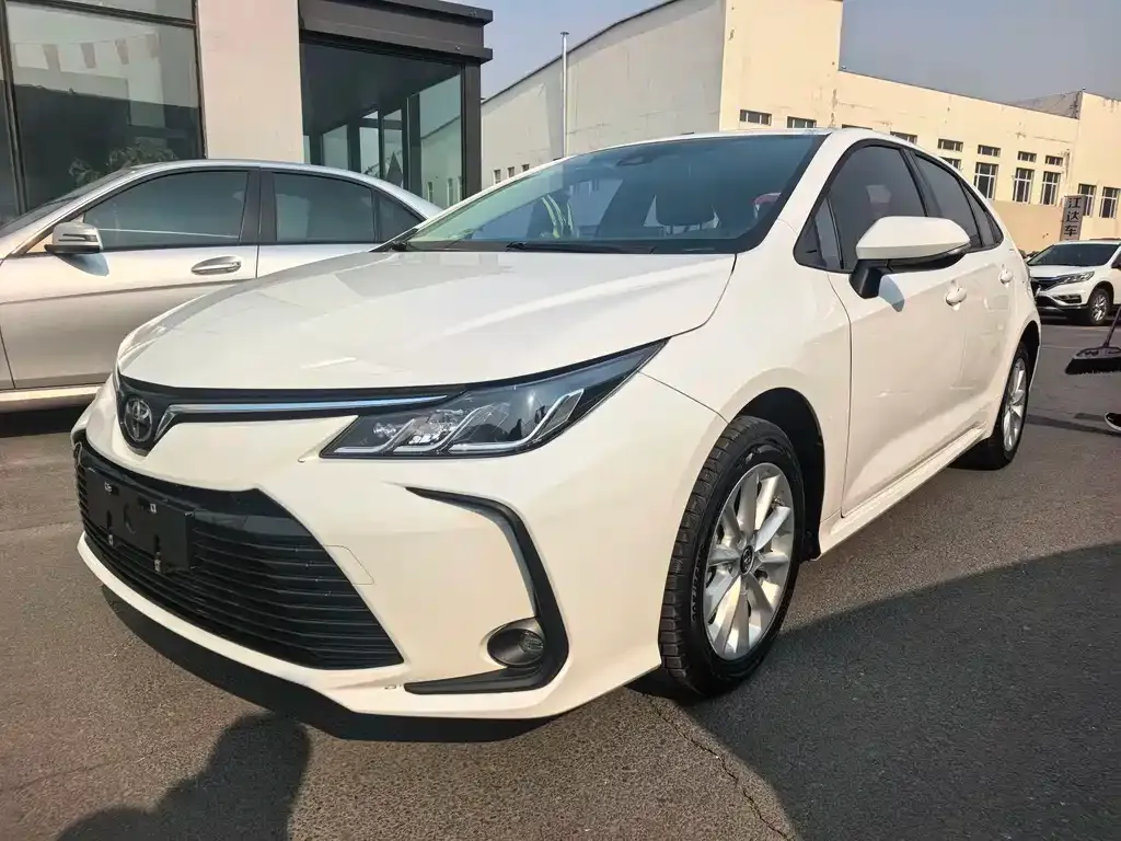 Toyota Corolla — фото 1