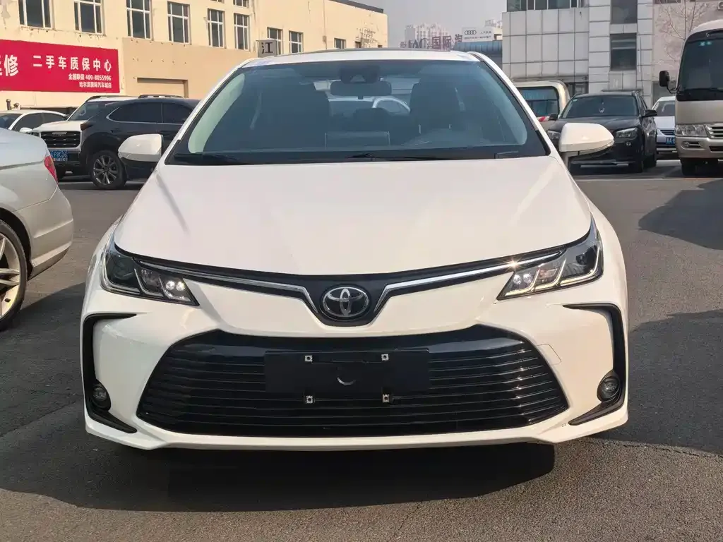 Toyota Corolla — фото 8