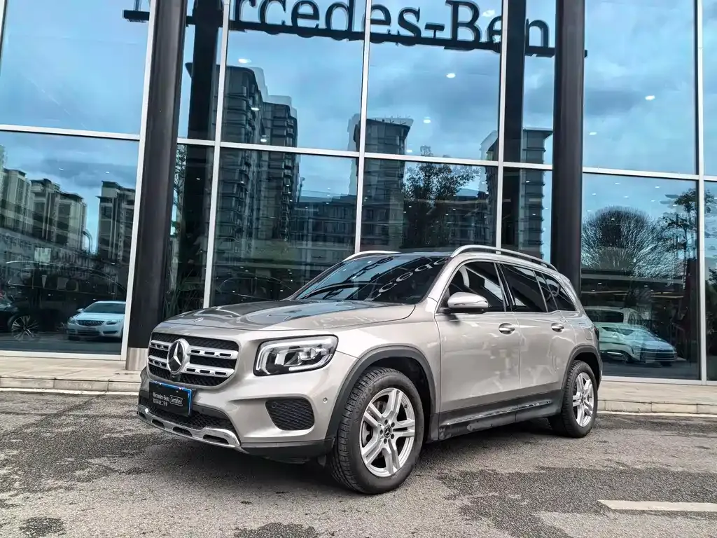 Mercedes-Benz GLB — фото 1