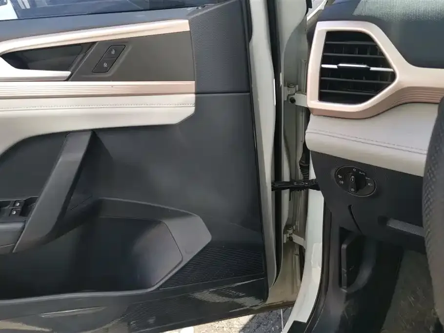 Volkswagen Tharu 2024 из CN, фото 2