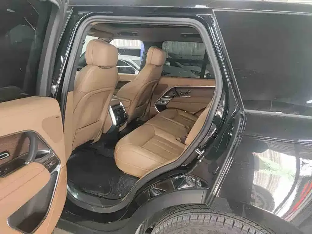 Land Rover Range Rover 2024 из CN, фото 2