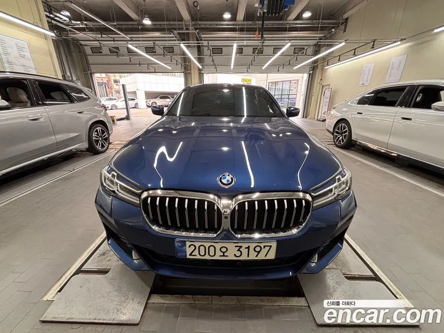 BMW 5-Series — фото 1