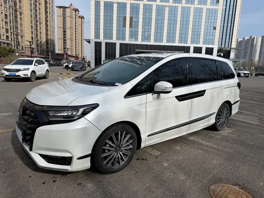 Honda Elysion 2023 из CN, фото 1