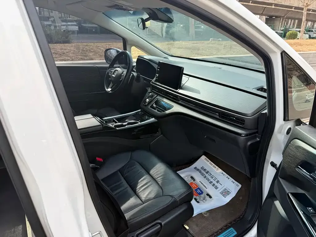 Honda Elysion 2023 из CN, фото 2