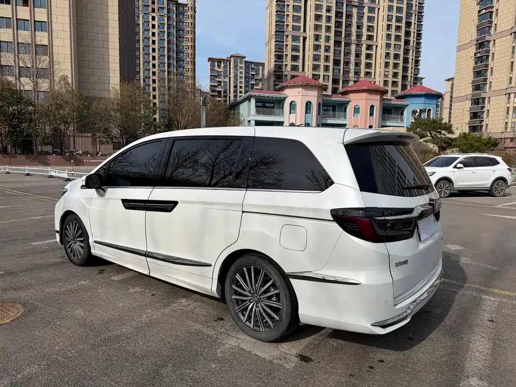 Honda Elysion 2023 из CN, фото 10