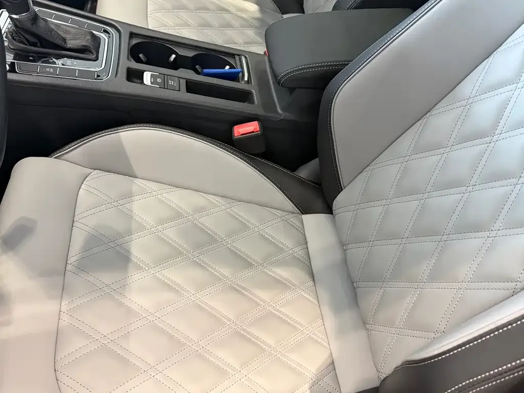 Volkswagen Magotan 2025 из CN, фото 7