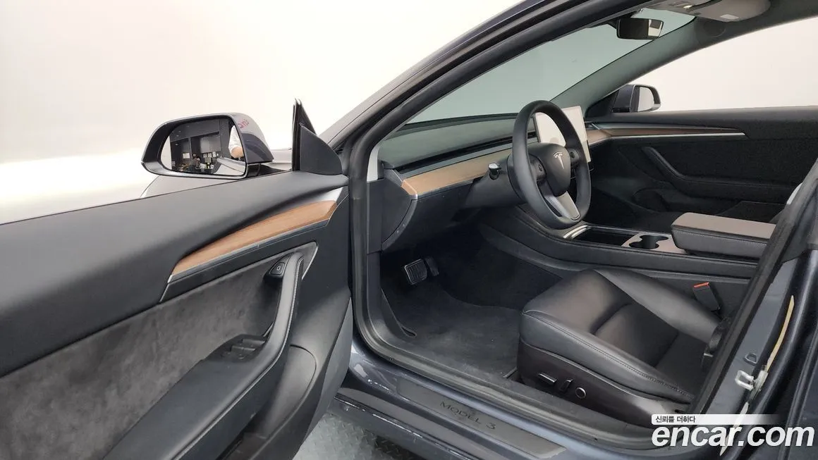 Tesla Model 3 — фото 4