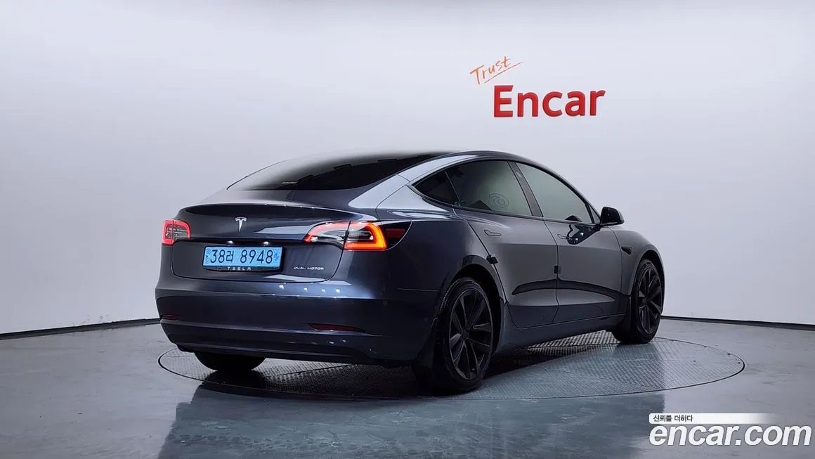 Tesla Model 3 — фото 2