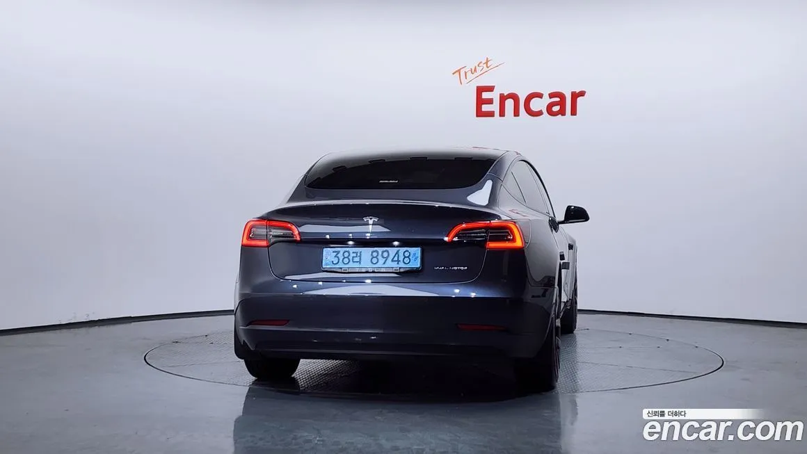 Tesla Model 3 — фото 6