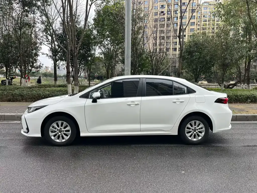 Toyota Corolla 2024 из CN, фото 8