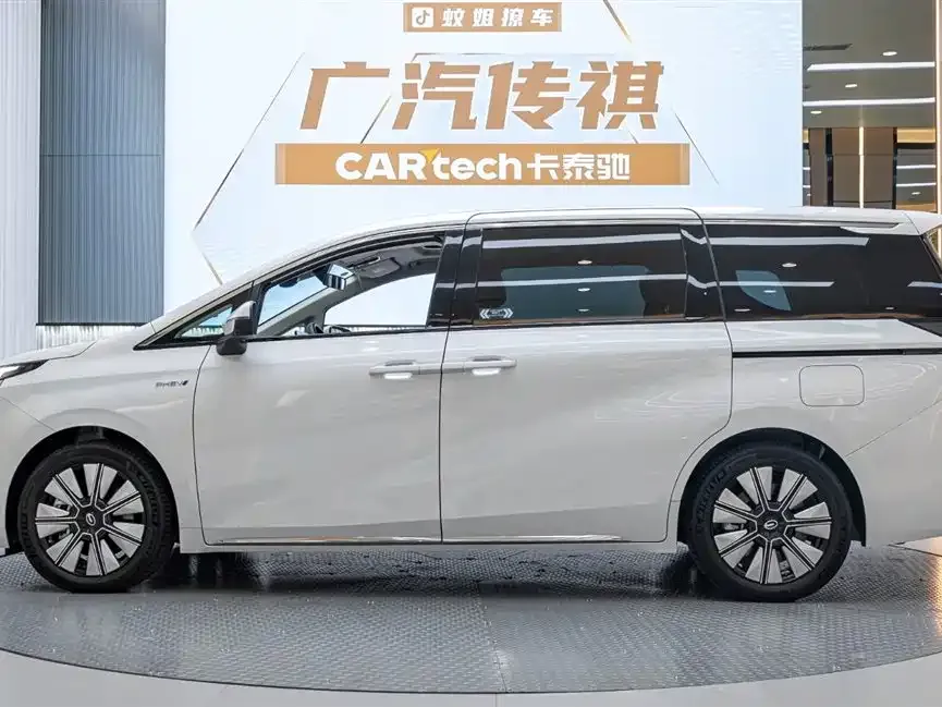 GAC Motor E8 Hybrid — фото 2