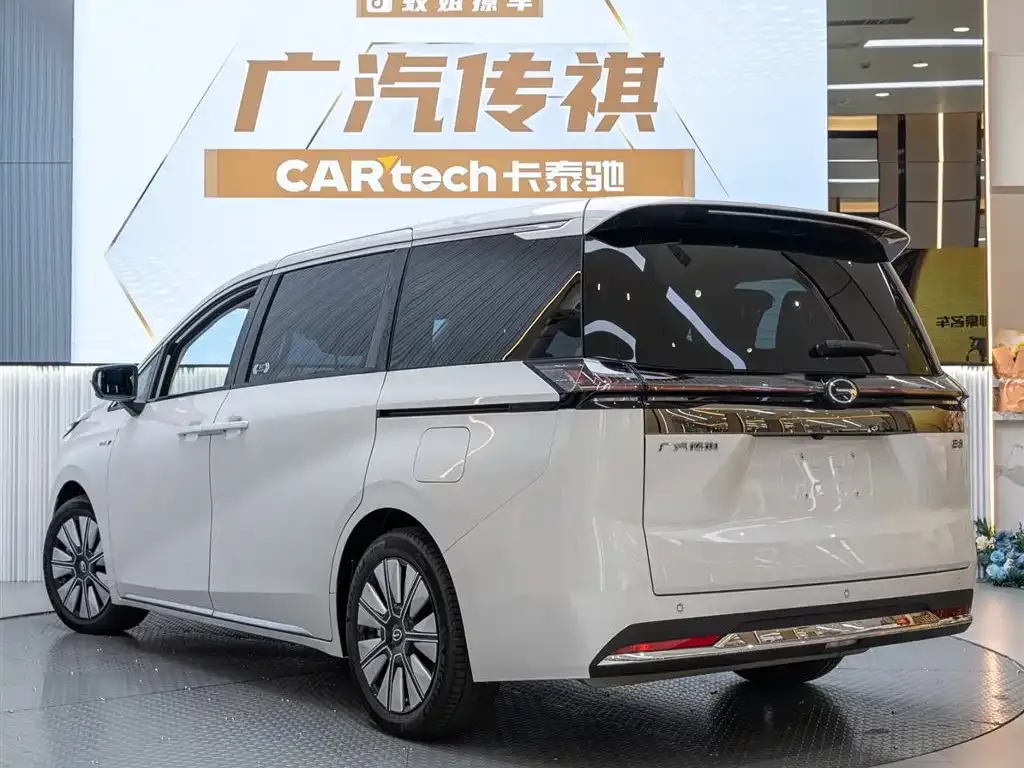 GAC Motor E8 Hybrid — фото 9
