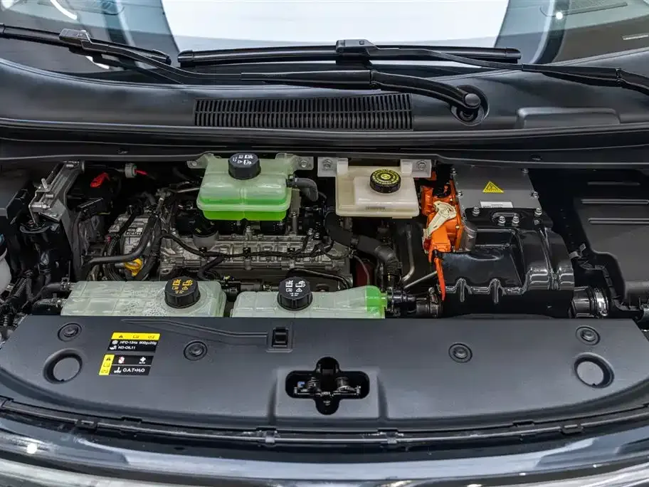 GAC Motor E8 Hybrid — фото 4