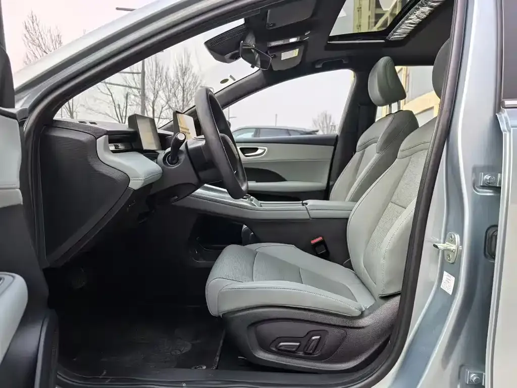Roewe D6 2025 из CN, фото 2