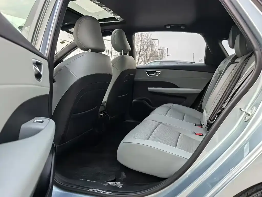 Roewe D6 2025 из CN, фото 3