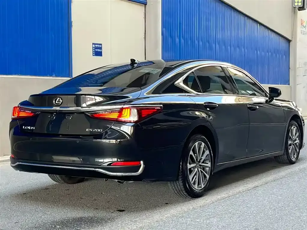 Lexus ES — фото 2
