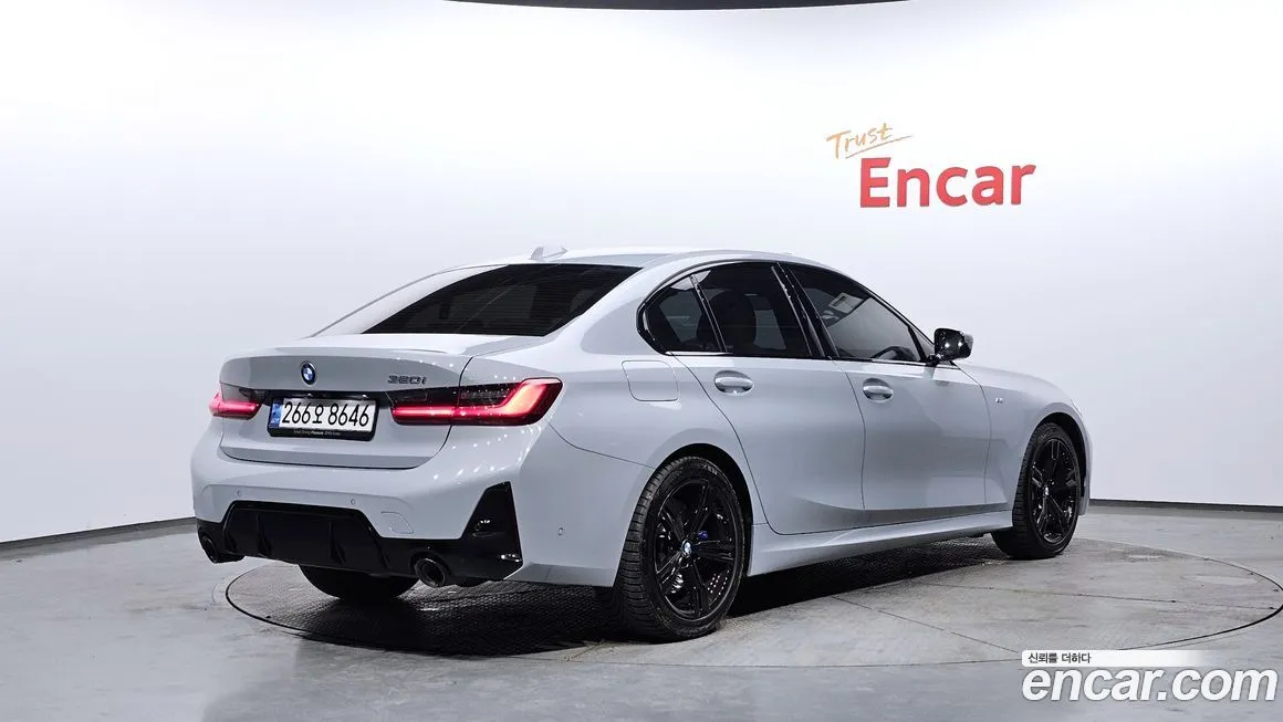 BMW 3-Series 2024 из KR, фото 3