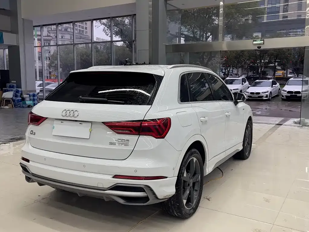 Audi Q3 — фото 5