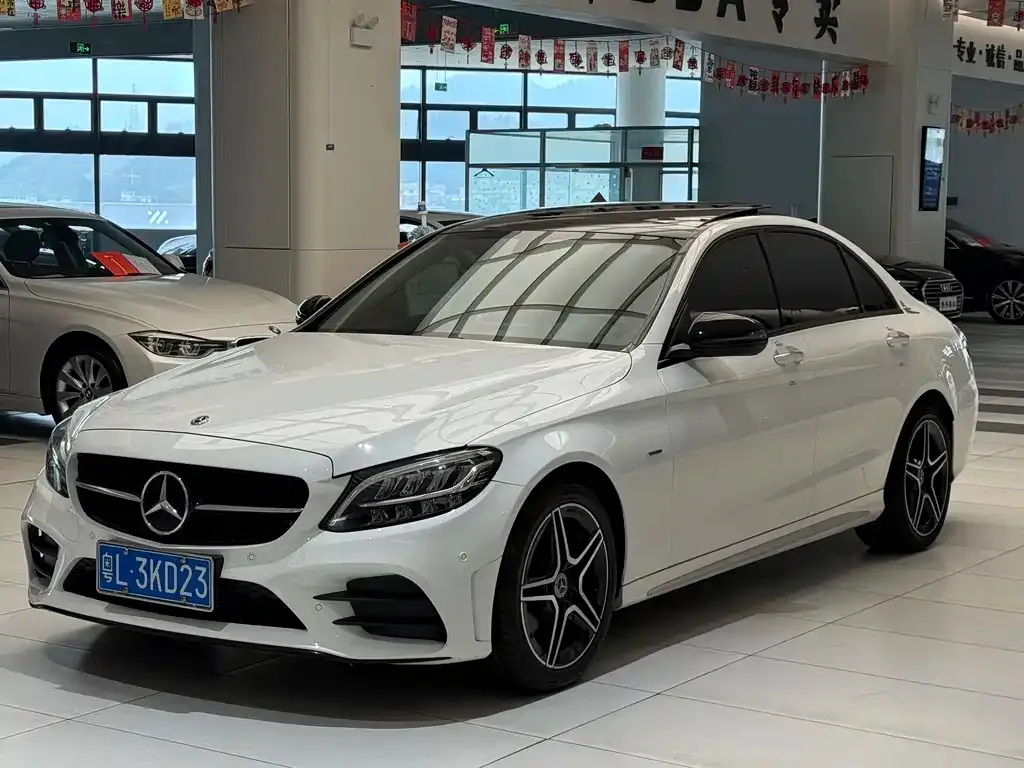 Mercedes-Benz C-Class — фото 1