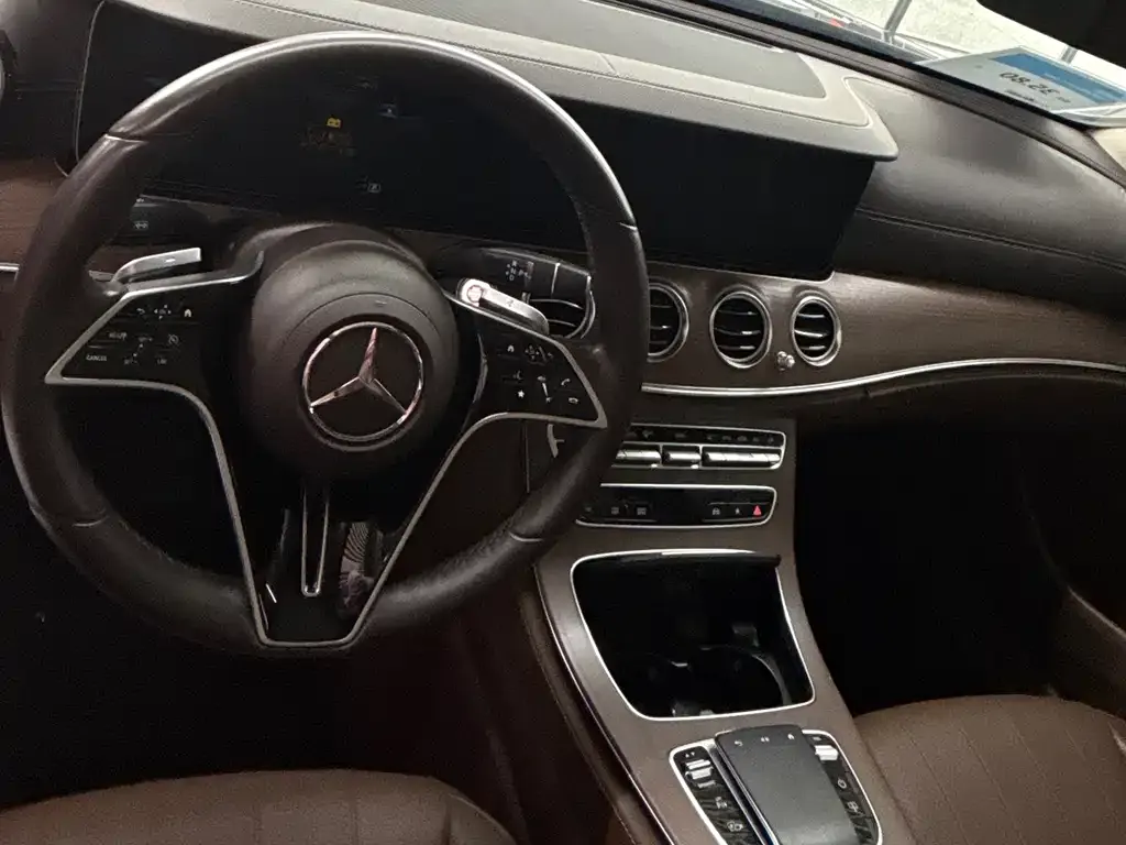 Mercedes-Benz E-Class — фото 10
