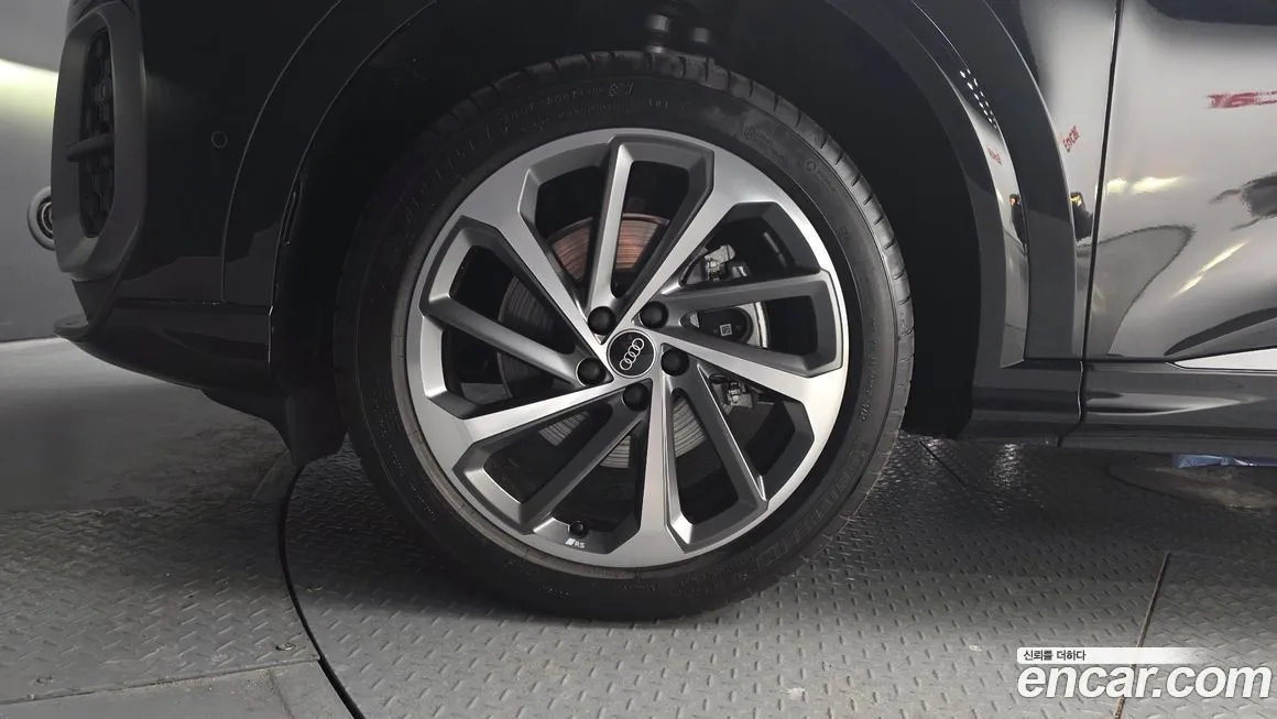 Audi Q5 2025 из KR, фото 3