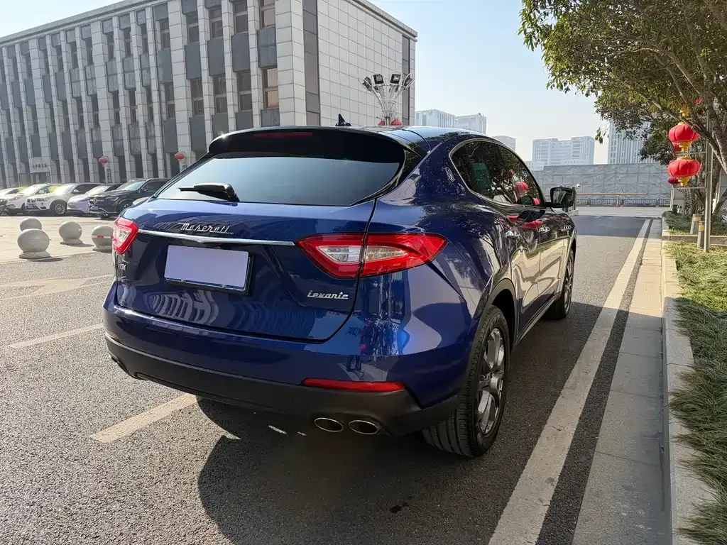 Maserati Levante — фото 4